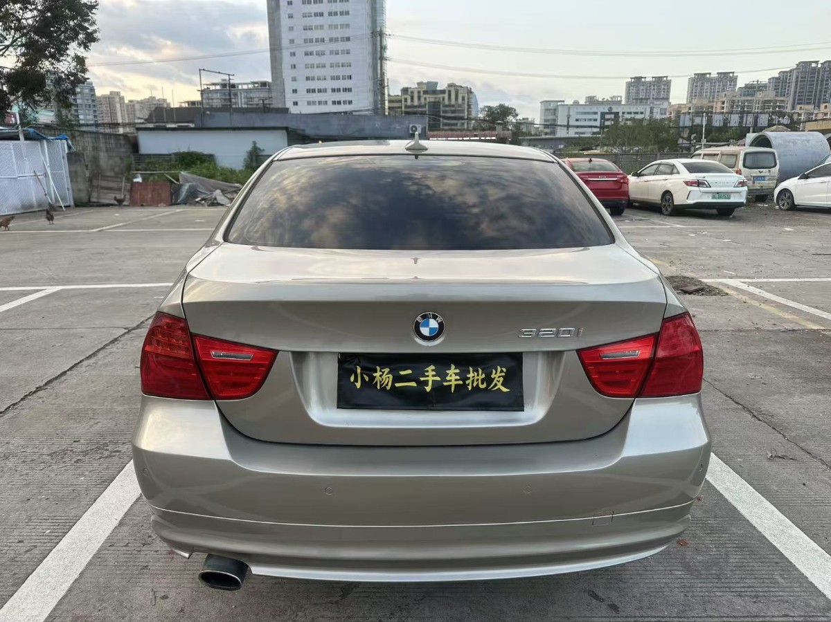 BMW 3 Series 2011 #8 BMW 3 Series 2011 car image #8