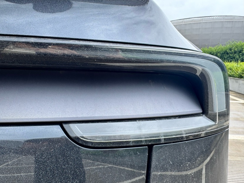 Tesla Model Y 2025 car image #16