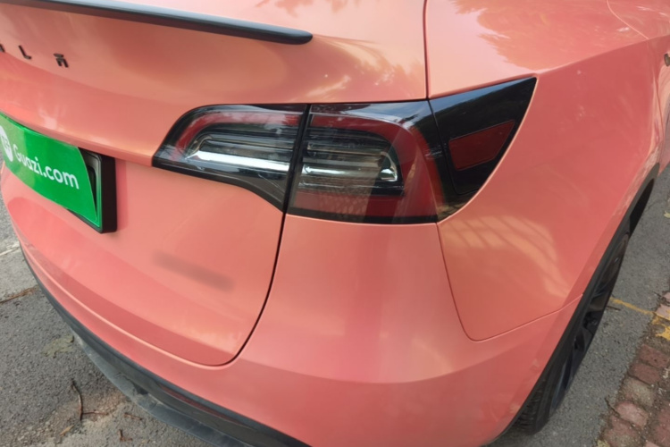Tesla Model Y 2023 #8 Tesla Model Y 2023 car image #8