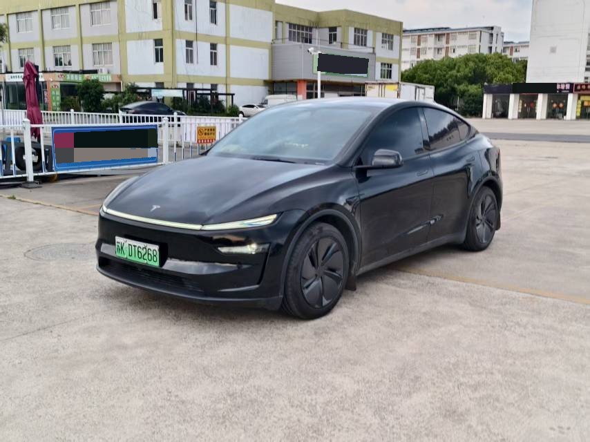 Tesla Model Y 2025 car image 