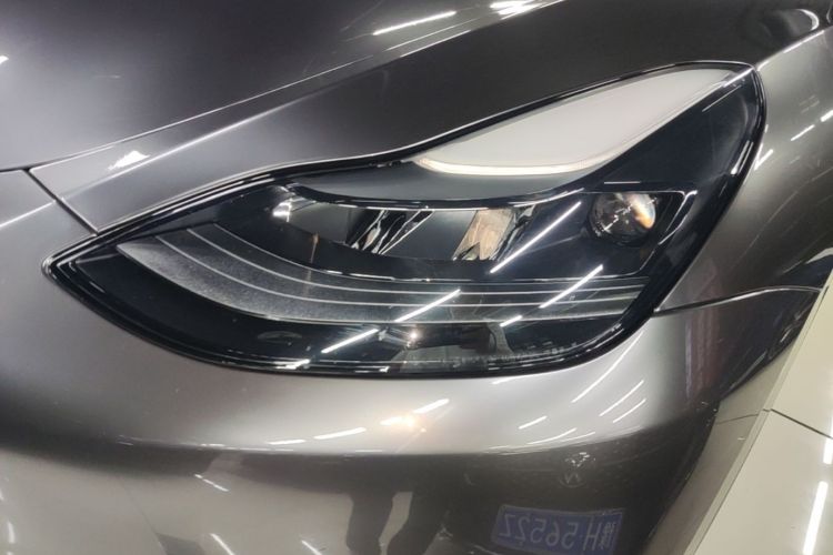 Tesla Model Y 2022 car image #23