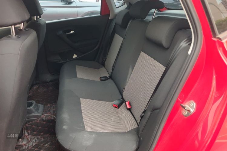 Volkswagen Polo 2018 car image #19