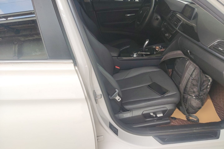 BMW 3 Series 2016 immagine di auto #24