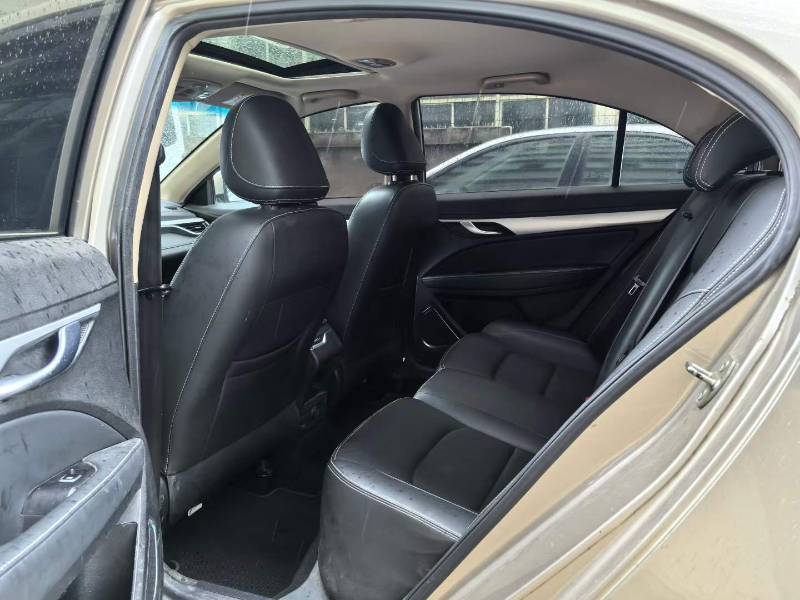 GEELY Emgrand 2019 #4 GEELY Emgrand 2019 car image #4