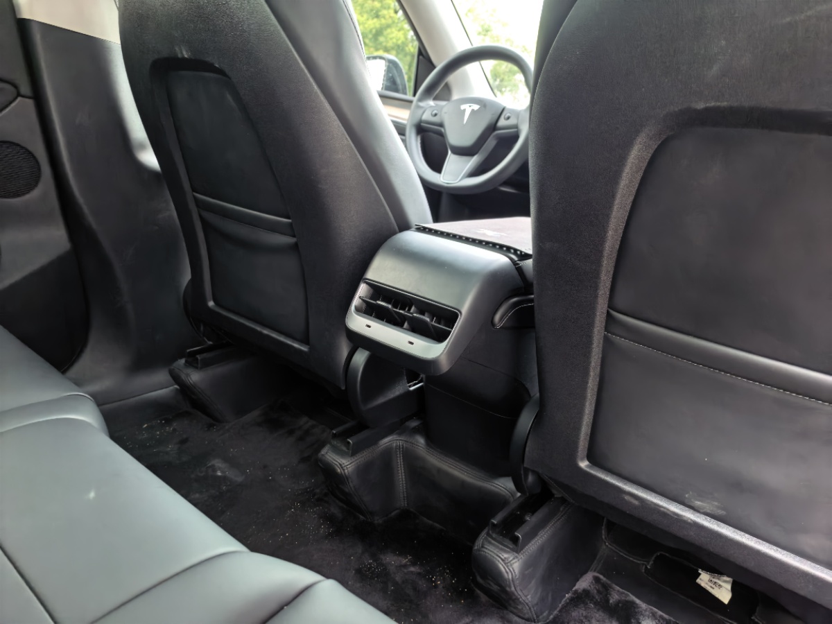 Tesla Model Y 2023 #8 Tesla Model Y 2023 car image #8