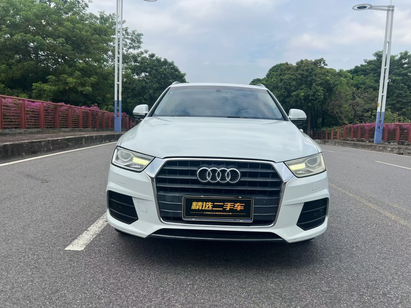 Audi Q3 2017 car image #2