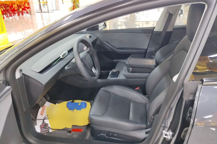 Tesla Model 3 2025 صورة سيارة #19