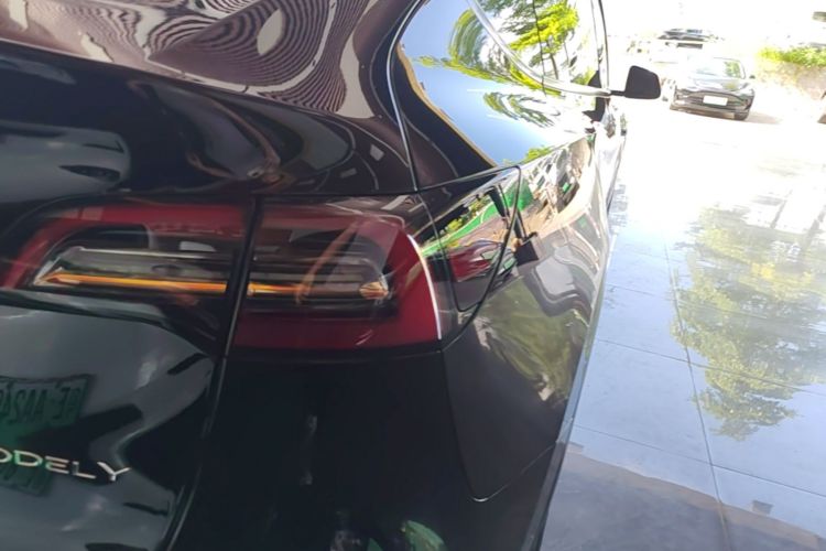 Tesla Model Y 2021 #8 Tesla Model Y 2021 car image #8