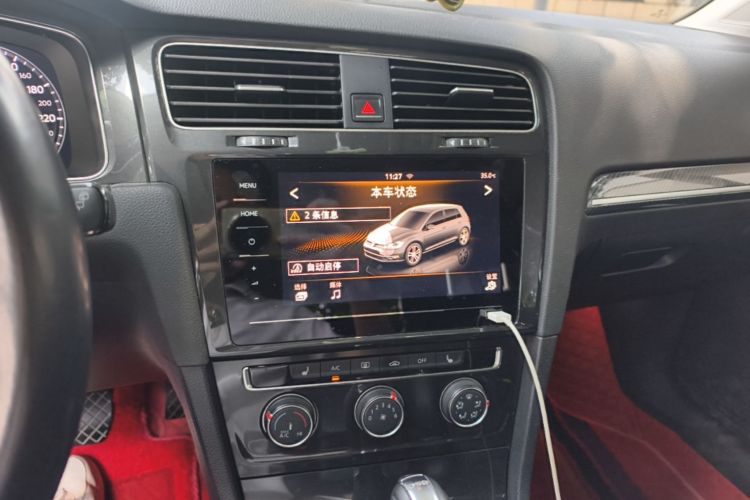 Volkswagen Golf 2020 car image #17