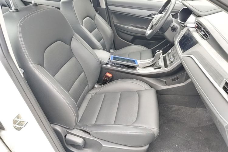 GEELY Emgrand 2020 #24 GEELY Emgrand 2020 car image #24