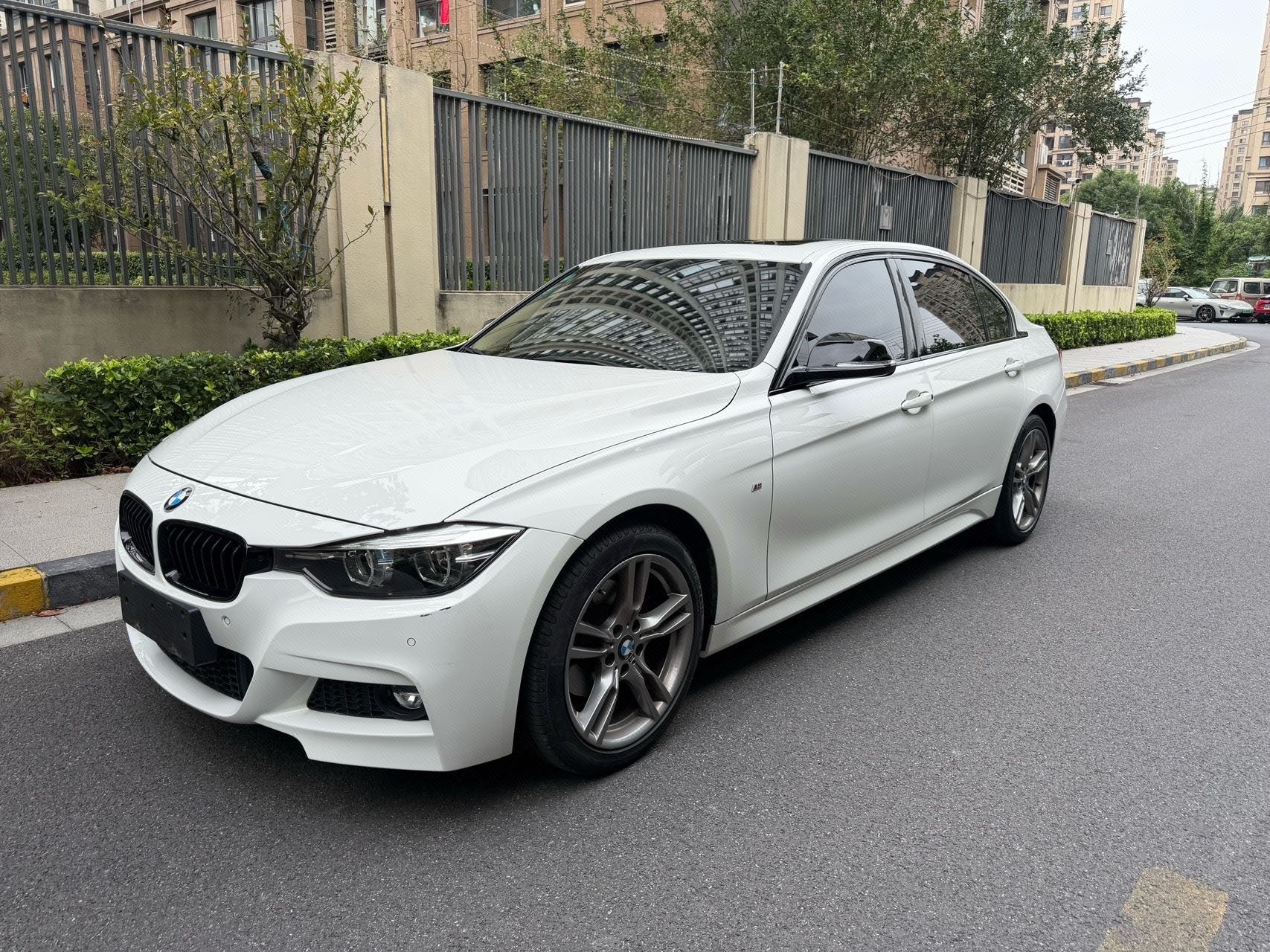 BMW 3 Series 2018 BMW 3 Series 2018 car image