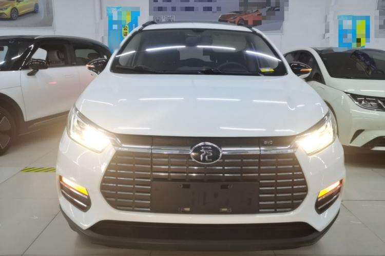 BYD Yuan New Energy 2019 car image #3