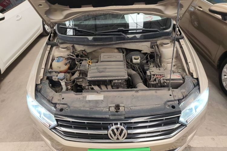 Volkswagen Bora 2016 car image #20