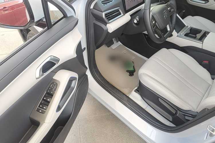 BYD YuanUP 2026 #16 BYD YuanUP 2026 car image #16
