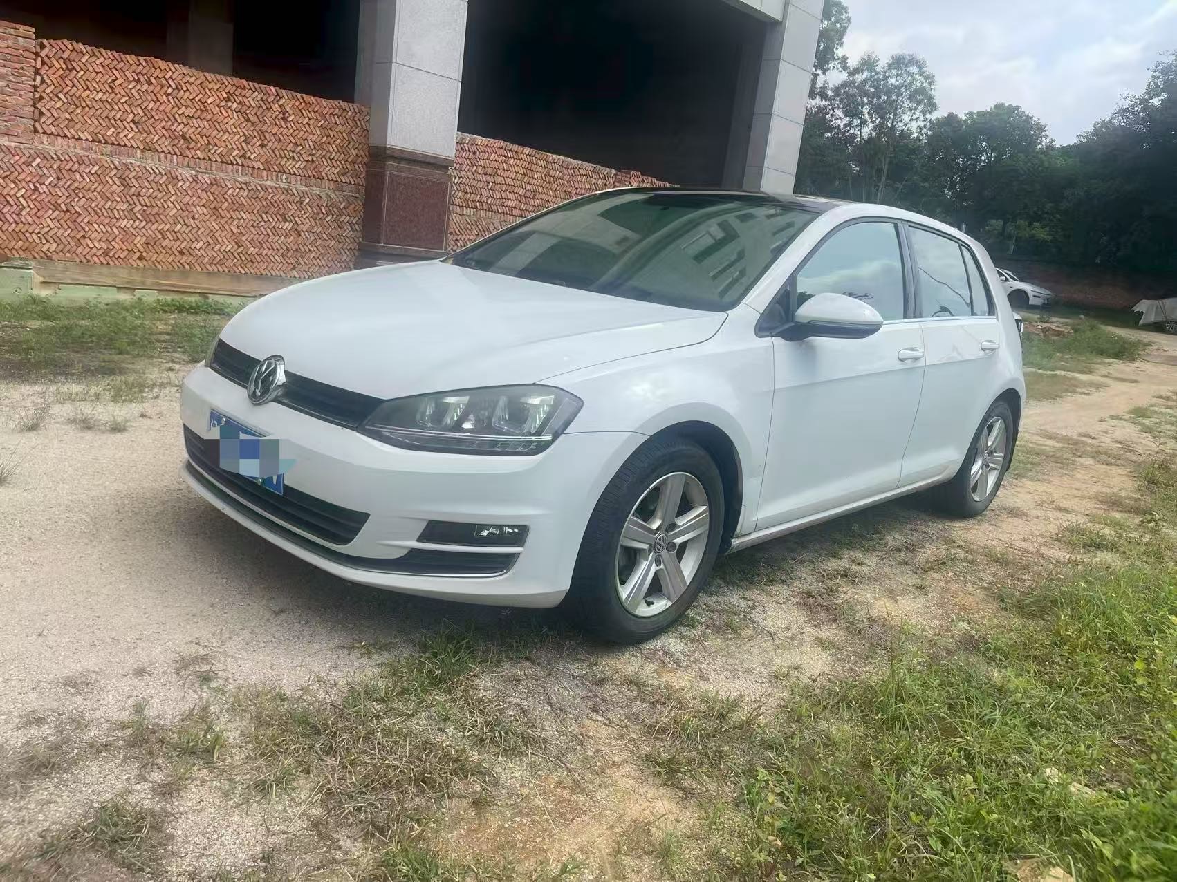 Volkswagen Golf 2015 car image #2