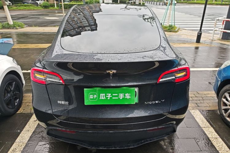 Tesla Model Y 2024 #6 Tesla Model Y 2024 car image #6