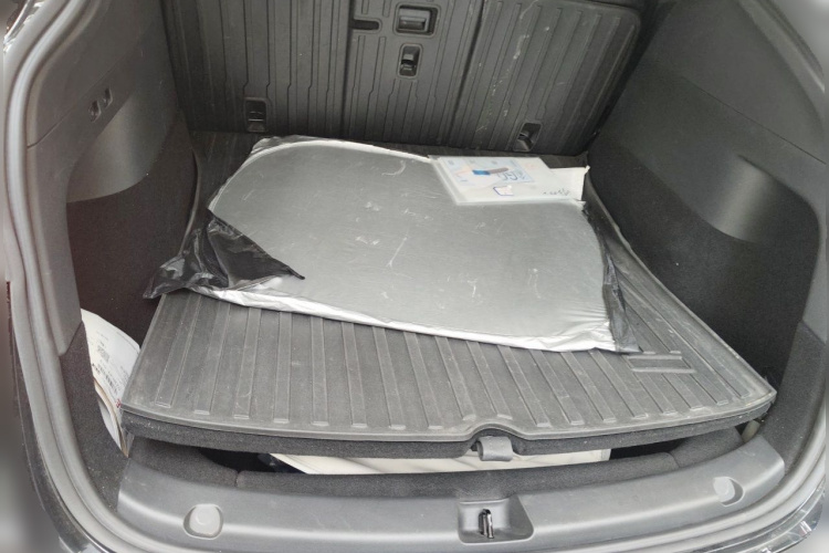 Tesla Model Y 2022 car image #17
