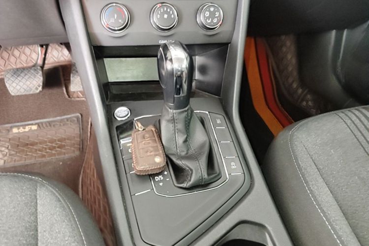Volkswagen Tharu 2021 car image #14