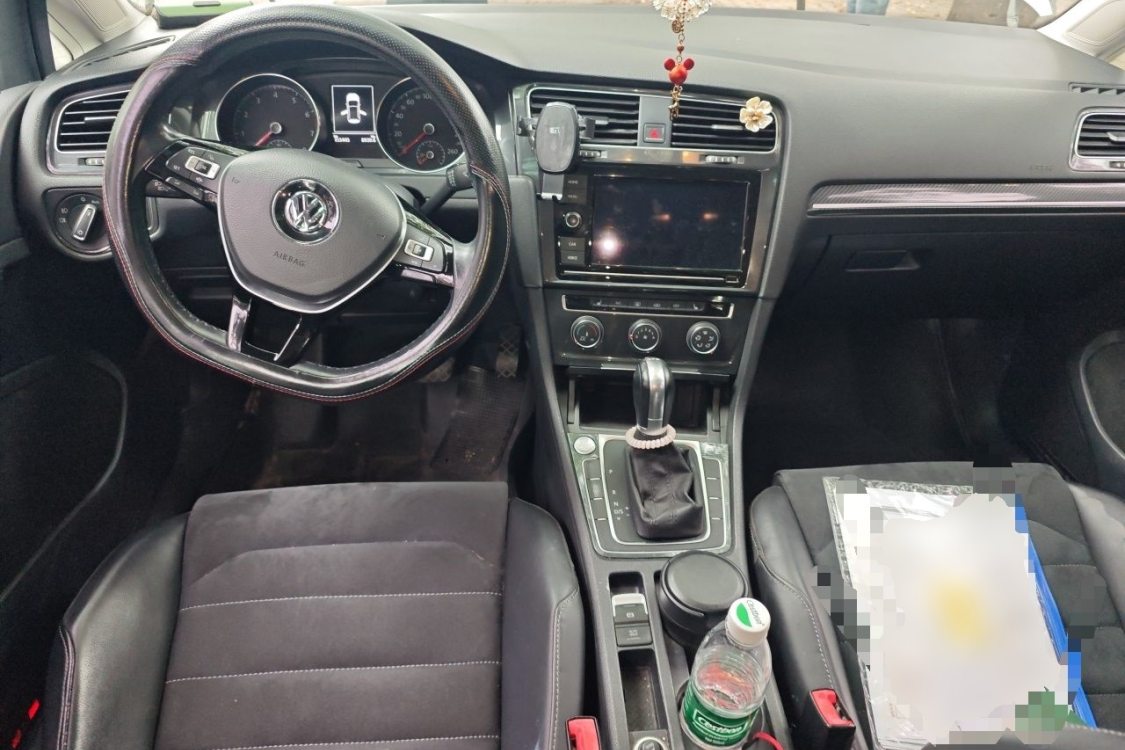 Volkswagen Golf 2019 car image #11