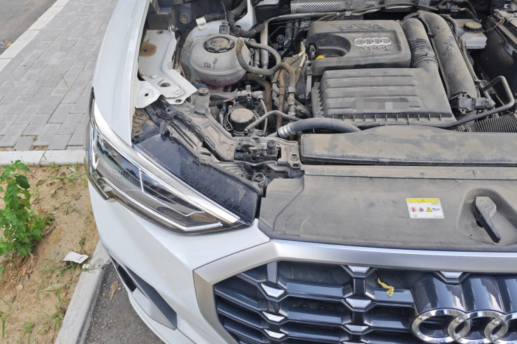 Audi Q3 2023 car image #24
