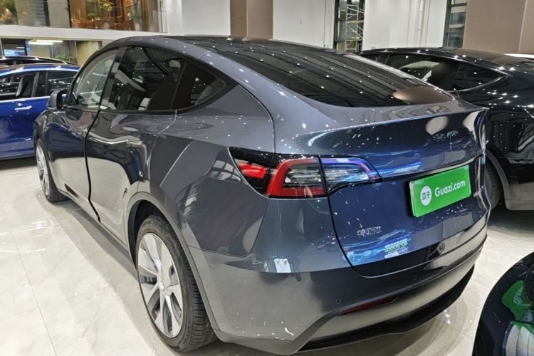 Tesla Model Y 2022 #5 Tesla Model Y 2022 car image #5