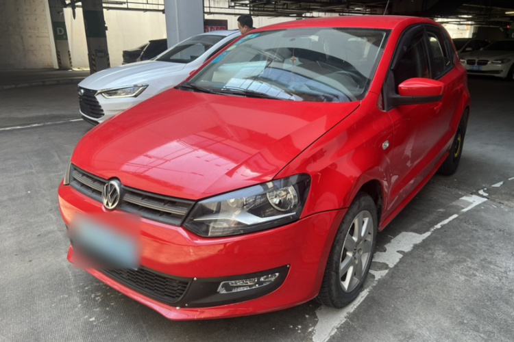 Volkswagen Polo 2012 car image #2