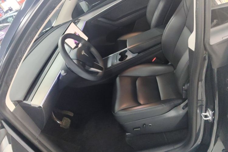 Tesla Model Y 2024 car image #15