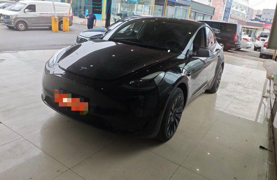 Tesla Model Y 2024 Tesla Model Y 2024 صورة سيارة