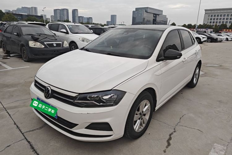 Volkswagen Polo 2021 car image #2