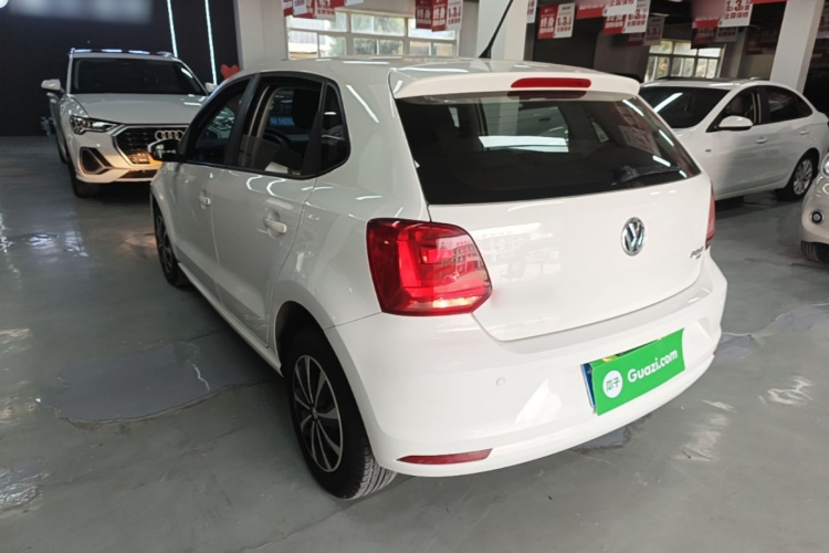 Volkswagen Polo 2019 car image #5