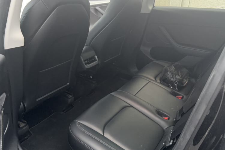 Tesla Model Y 2023 #16 Tesla Model Y 2023 car image #16