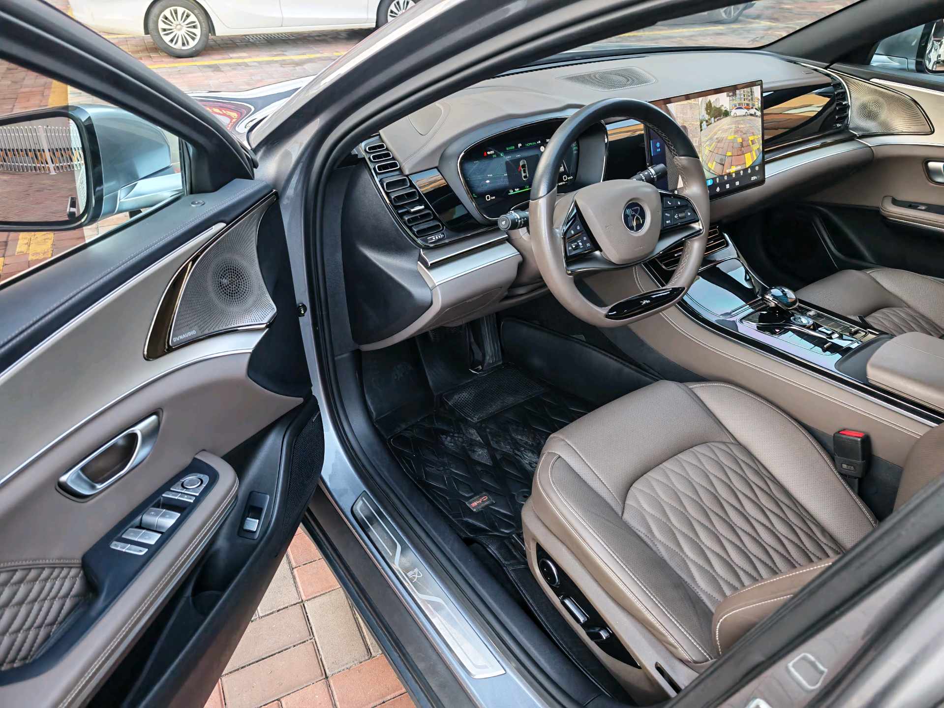 BYD Han 2023 car image #3