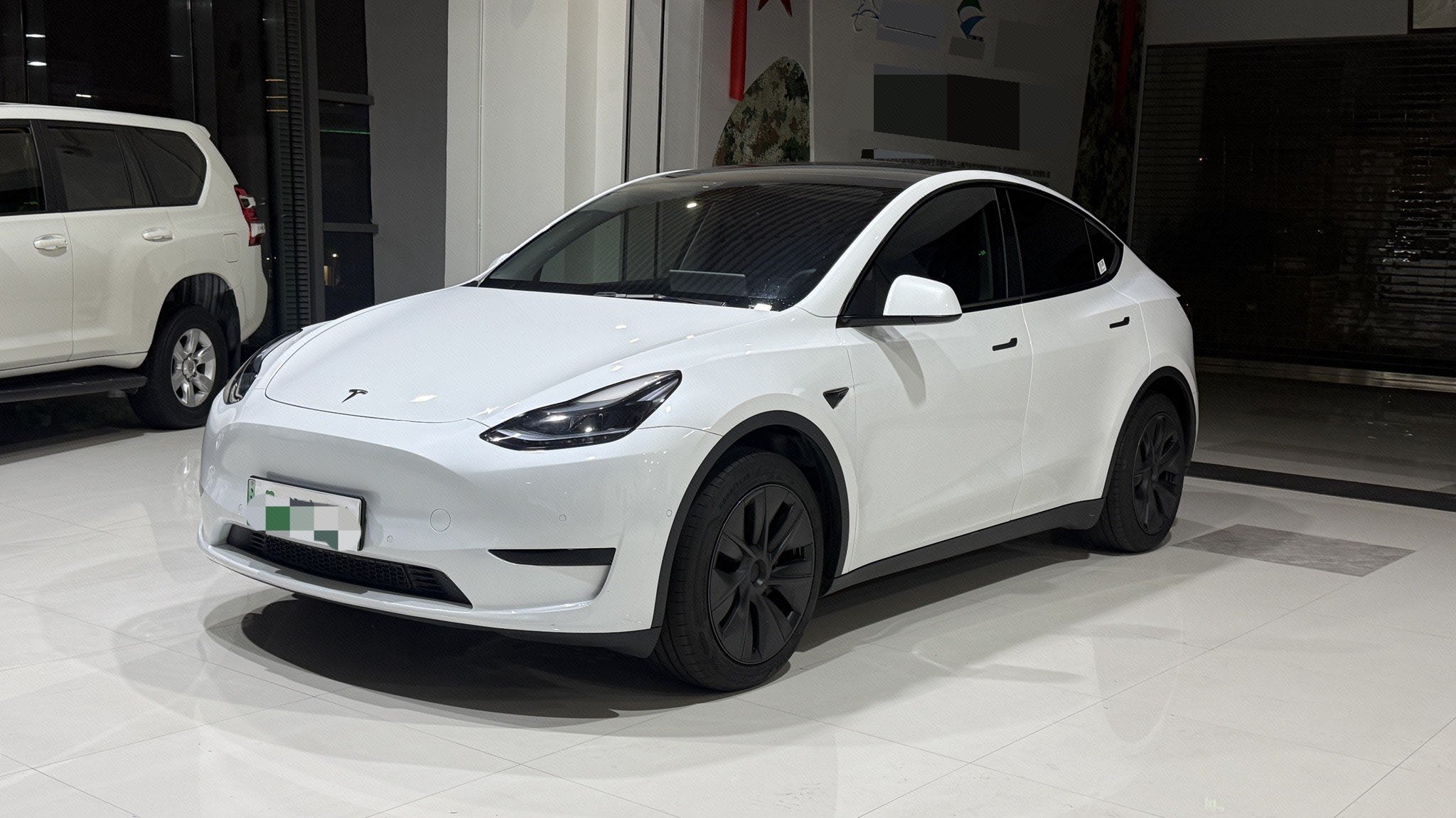 Tesla Model Y 2023 Tesla Model Y 2023 car image