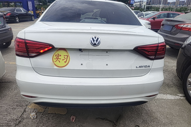 Volkswagen Lavida 2020 car image #6