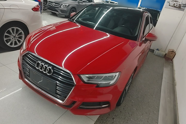 Audi A3 2018 immagine di auto #2