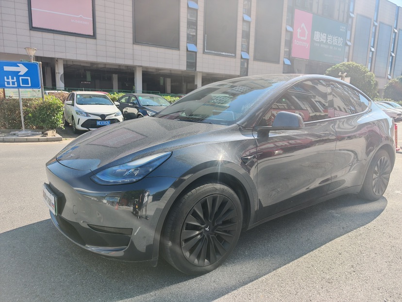 Tesla Model Y 2024 #2 Tesla Model Y 2024 car image #2