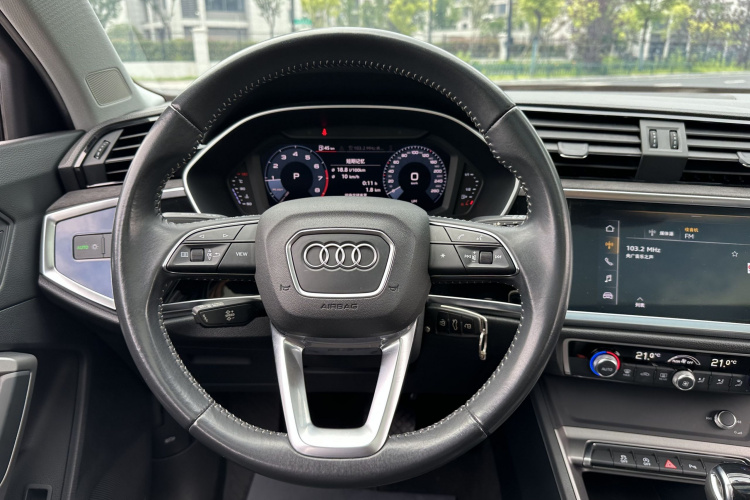Audi Q3 2019 #22 Audi Q3 2019 car image #22