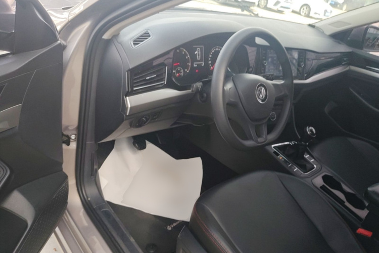Volkswagen Bora 2019 car image #16