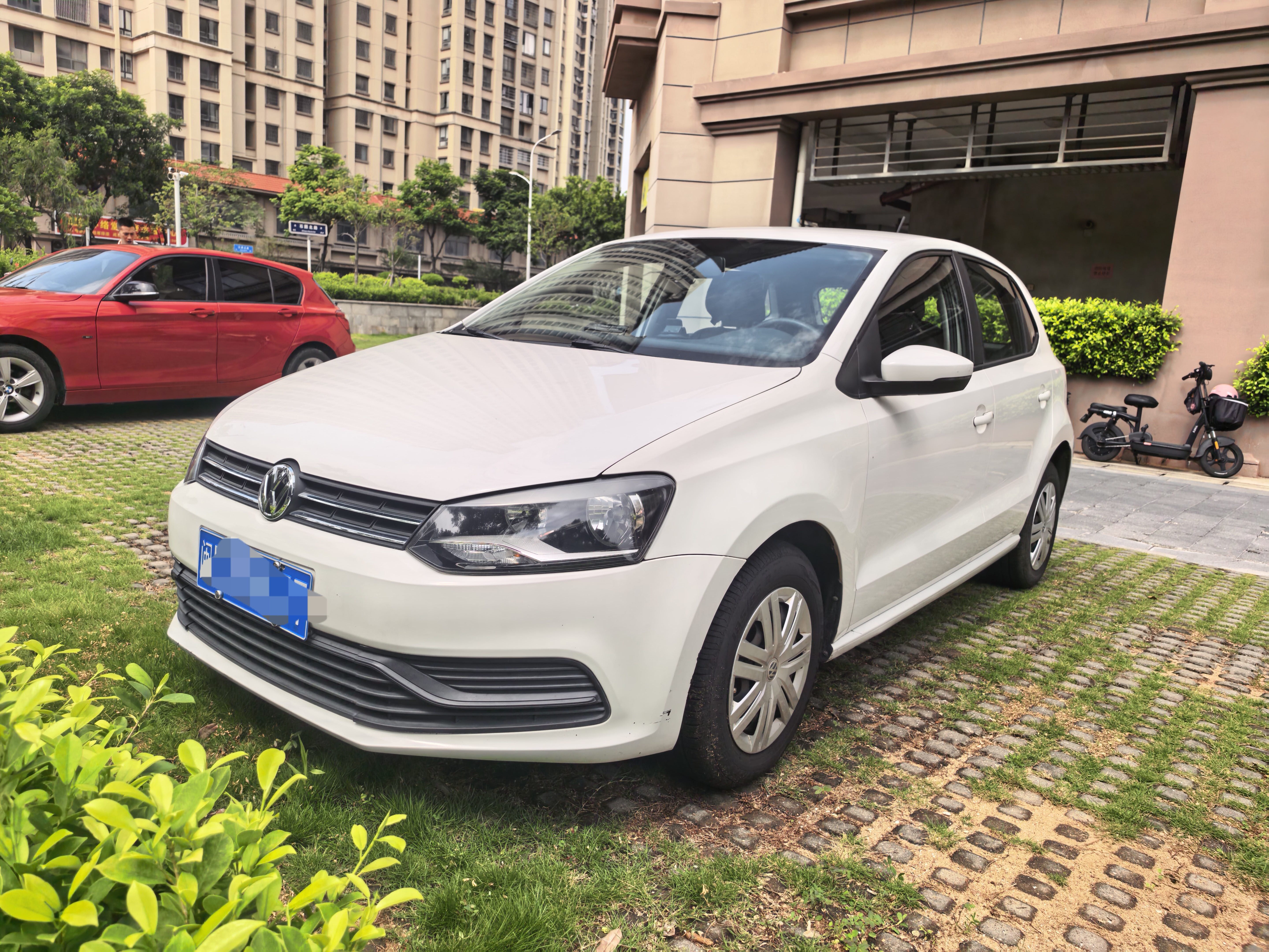 Volkswagen Polo 2018 car image 