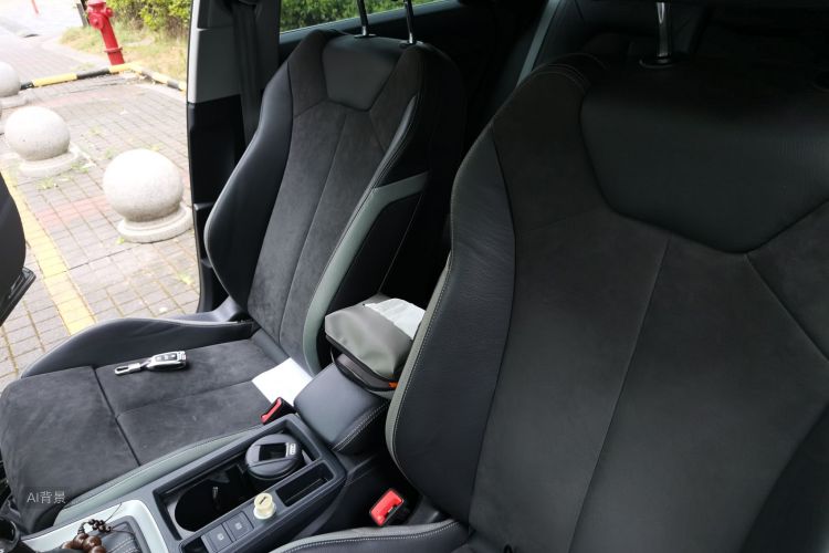 Audi Q3 2022 car image #17