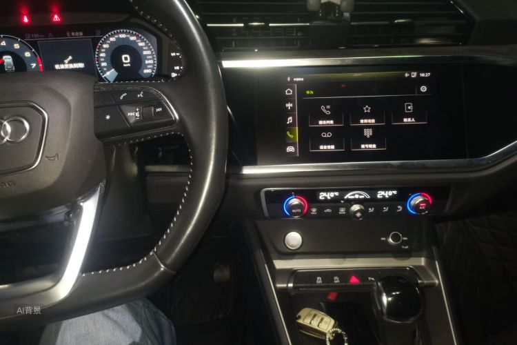 Audi Q3 2021 car image #15