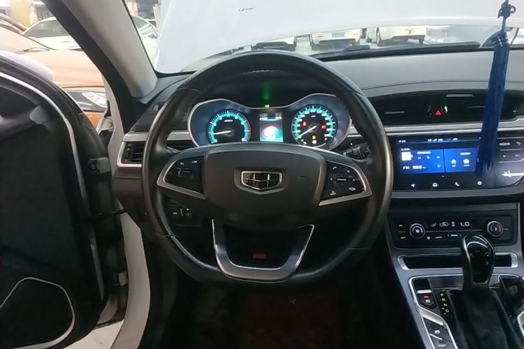 GEELY Emgrand 2019 #11 GEELY Emgrand 2019 car image #11