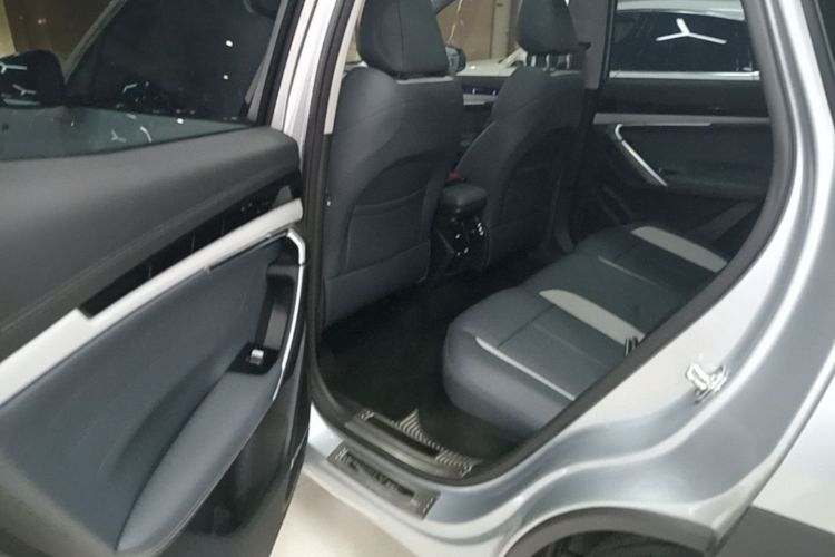 GEELY Boyue L 2024 car image #17