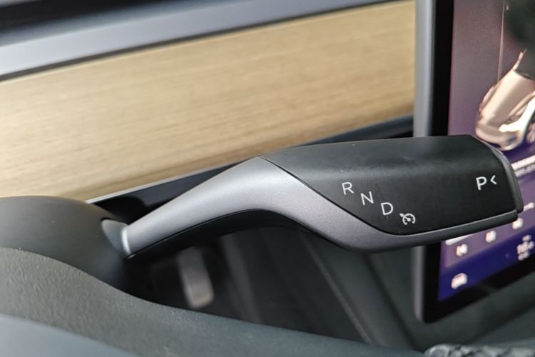 Tesla Model Y 2023 #14 Tesla Model Y 2023 car image #14