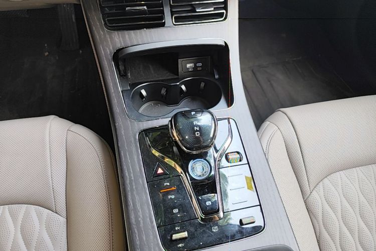 BYD Han 2025 car image #14