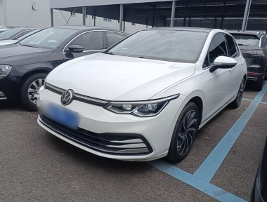 Volkswagen Golf 2024 car image 