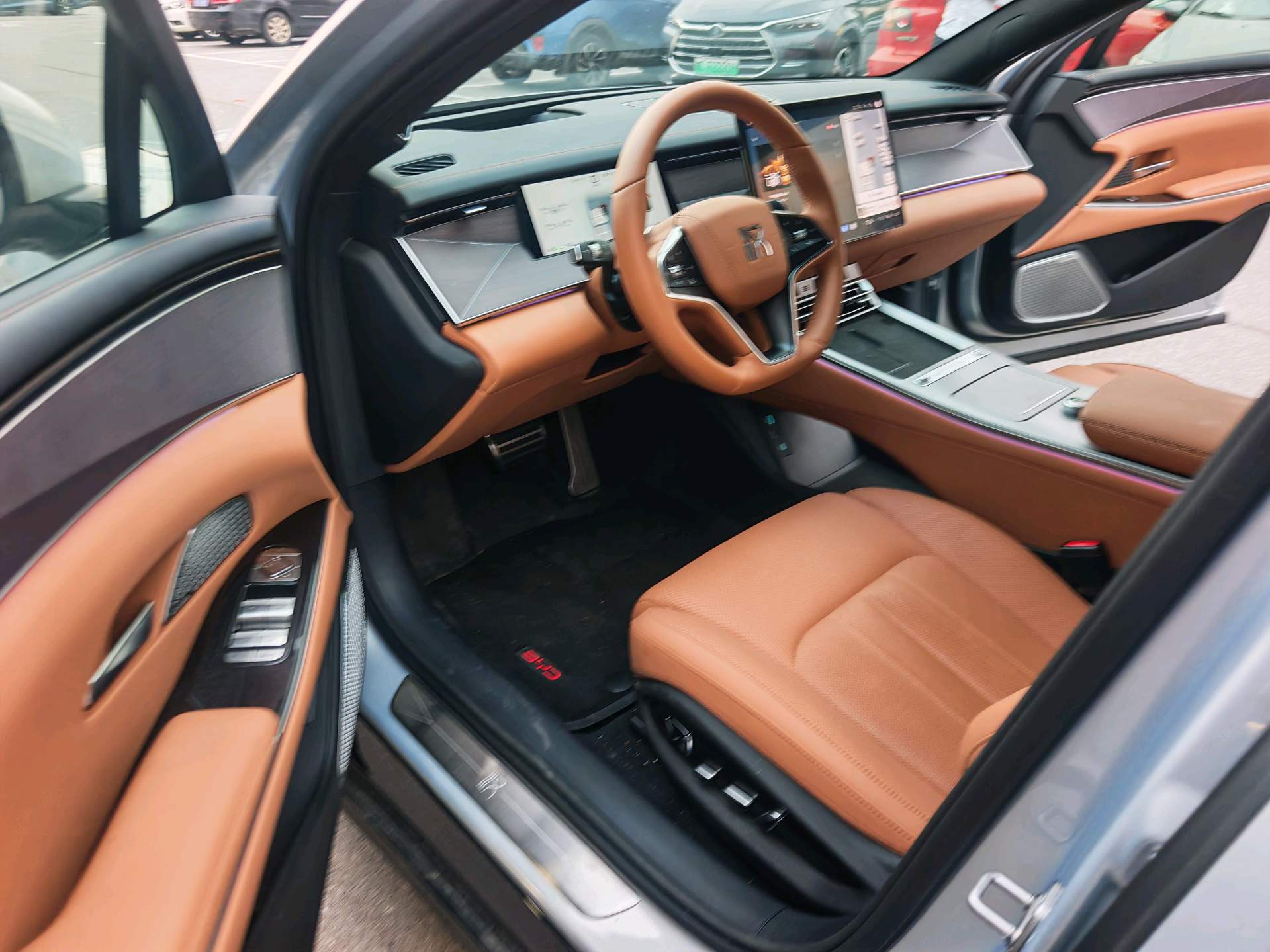 BYD HanL 2025 car image #3