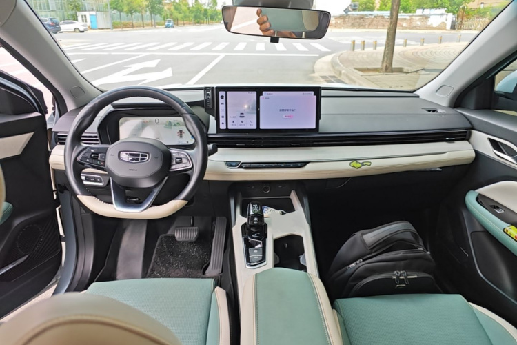 GEELY Emgrand L HiP 2022 car image #10