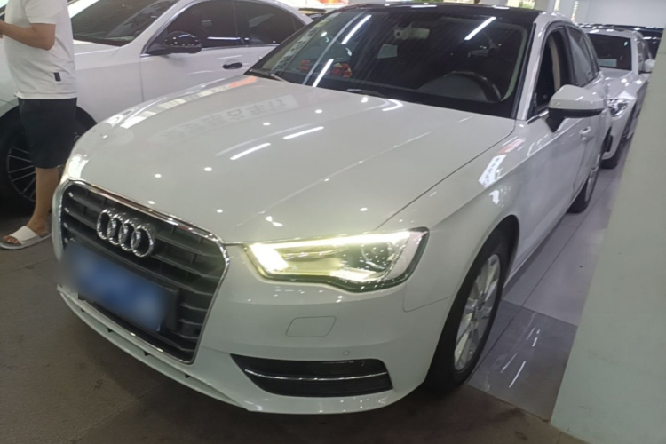 Audi A3 2017 car image #2