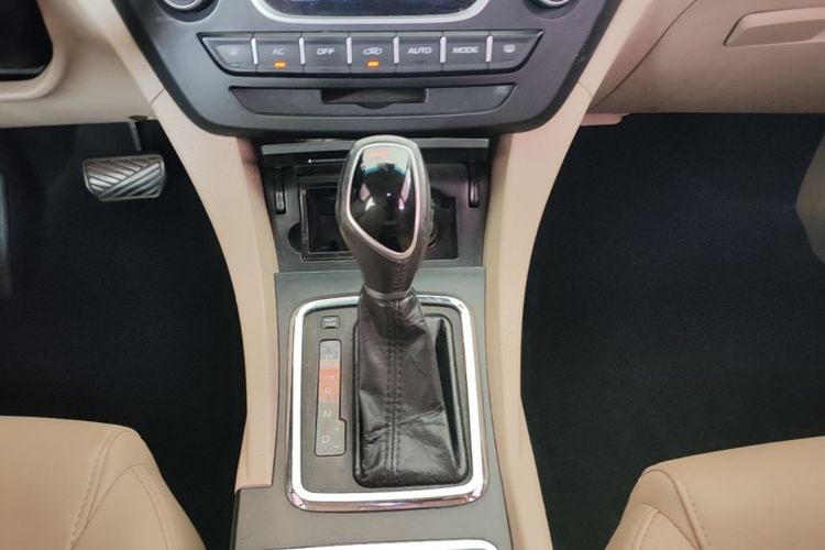 GEELY Emgrand 2017 #14 GEELY Emgrand 2017 car image #14